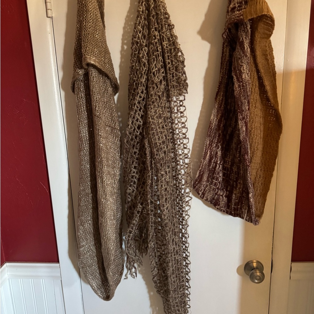 Elegant Brown Knit Scarves Set